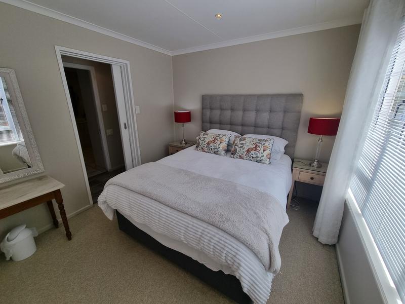 5 Bedroom Property for Sale in Outeniqua Strand Western Cape